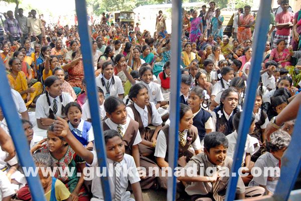 Bang Slum protest _June 4_2014-003