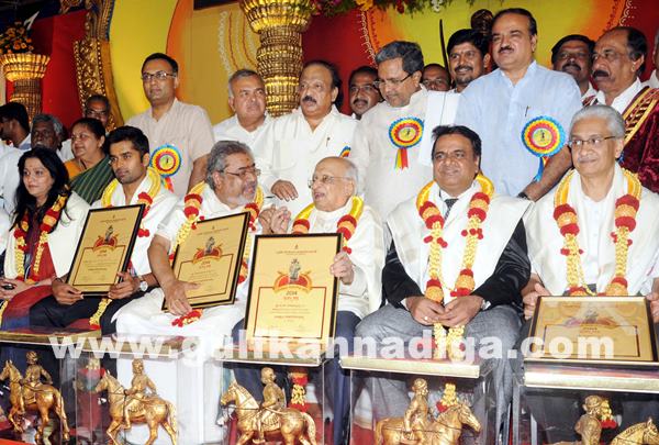 CM presents Kempegowda awards_June 27_2014_001