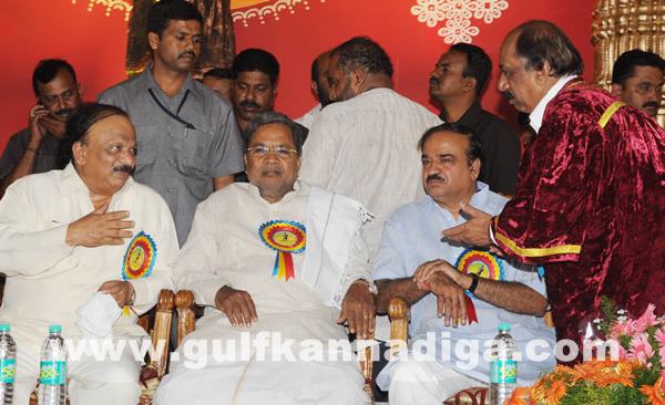 CM presents Kempegowda awards_June 27_2014_005