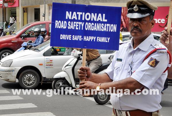 Gesture to Traffic Police Constables an event_July 2_2014_001