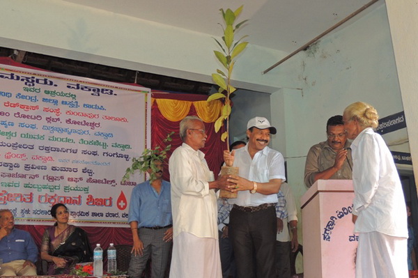 praveen_shetty_blood_55