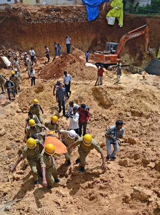 02BG_WALL_CAVES_IN_2087617e