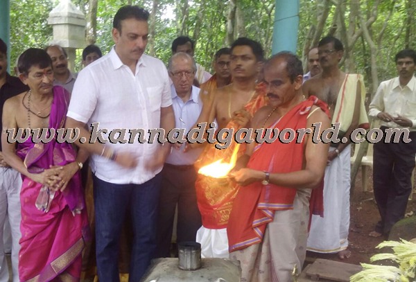 Ravishastri visit uDupi temple (1)