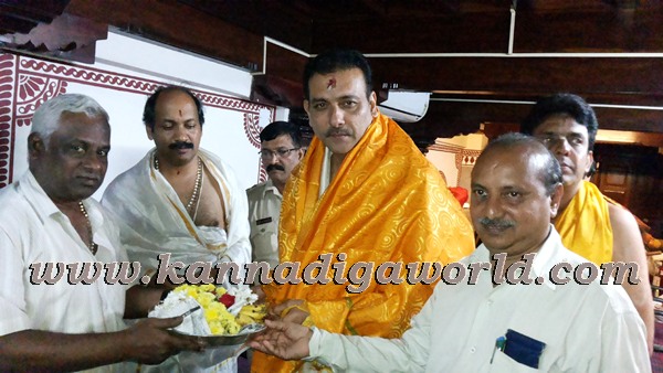 Ravishastri visit uDupi temple