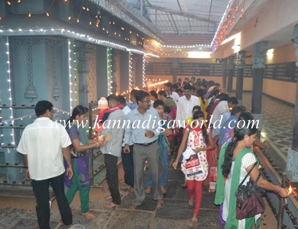 Kundheshwara _Deepotsava_2014 (27)