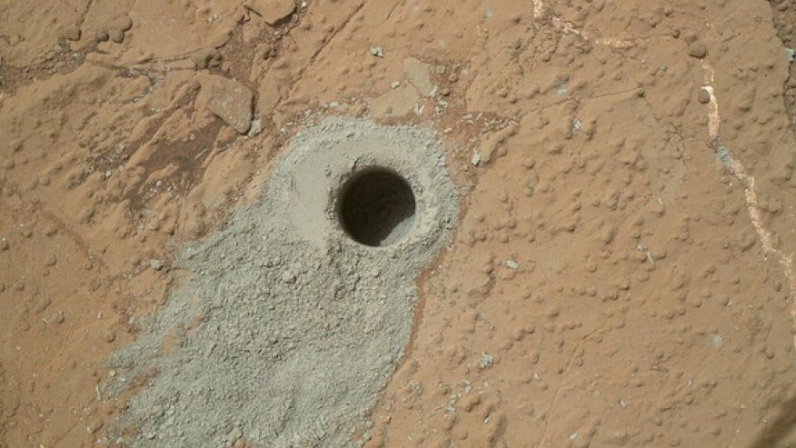 mars-curiosity-cumberland-drill-hole