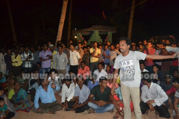 Kodi_Police_People_Sabhe