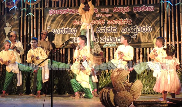 BhandarakarsCollege_Folk Culture_Show (26)