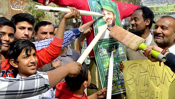 Pakistani cricket fans protest