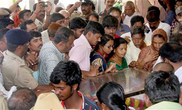 DK-ravi-lasr-respects