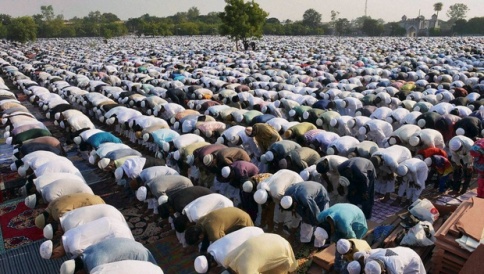 Eid-2014-Across-Nation-PTI