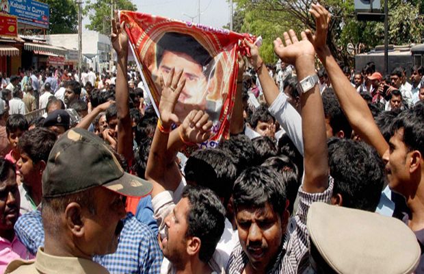 d ravi death protests bengaluru