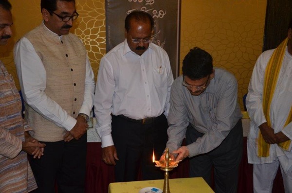 Payyar book release in dxb_June 1_2015-004