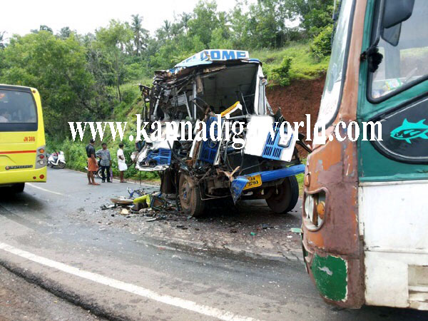 Lory_bus_accident_1
