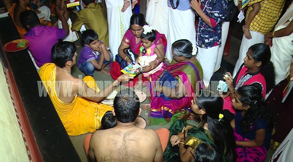 Kollur_Vidyarambha_Navaratri-2015 (4)