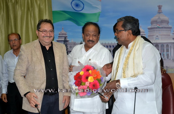 Vartha_Krishna_photo_2