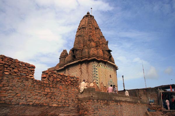 temple-manora-island-karachi2