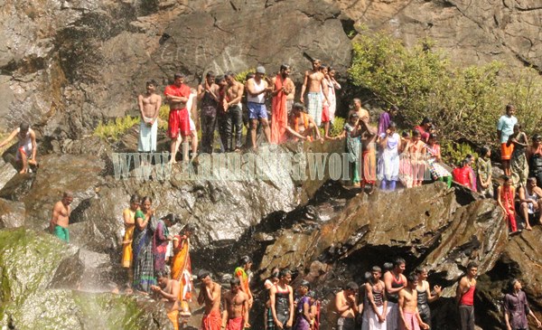 Belkal Theertha_Yellamavasye_snana (10)