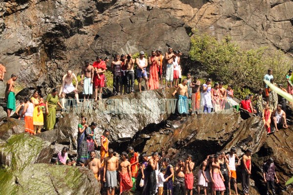 Belkal Theertha_Yellamavasye_snana (9)