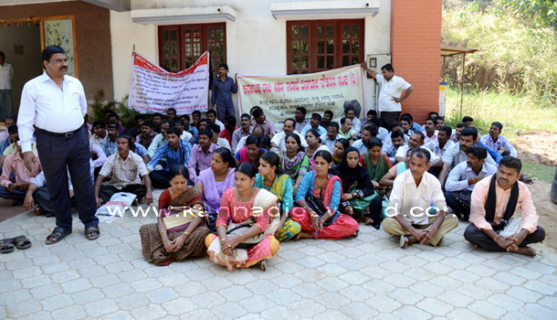 Forest_emplys_protest_2