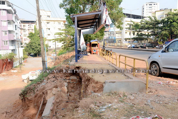 malikatte_bus_stop_9