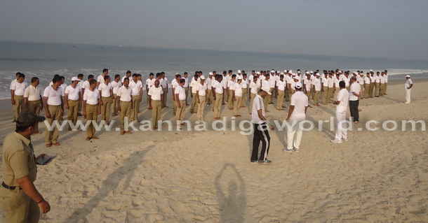 police_beach_walk_4