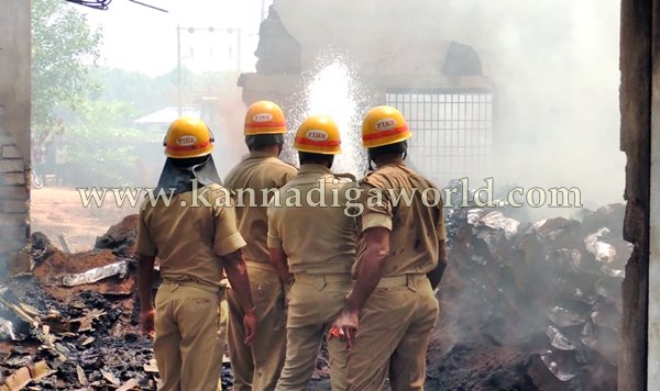 Fire Incident_Koteshwara_heavy Loss (5)