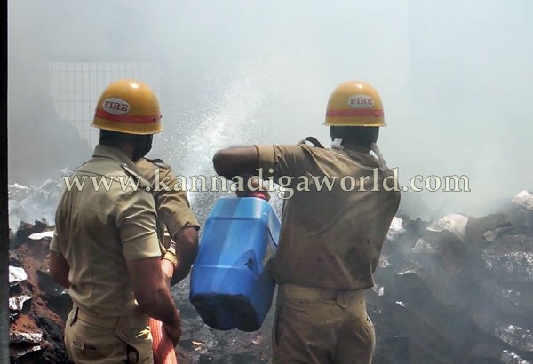 Fire Incident_Koteshwara_heavy Loss (6)
