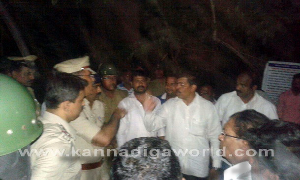 Suratkal_station_protest_6