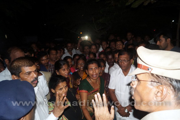 Suratkal_station_protest_8