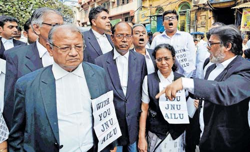 Kolkata: Lawyers of Calcutta High Court participate in an agitation against Central Government over JNU row in Kolkata on Wednesday. PTI Photo by Swapan Mahapatra (PTI2_17_2016_000114A)