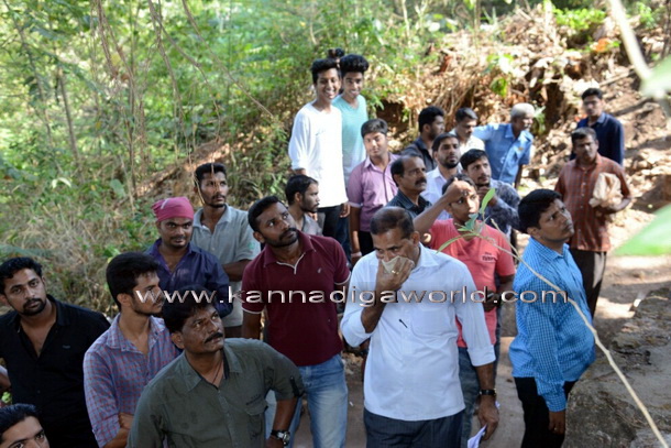 young_hanging_tree_5
