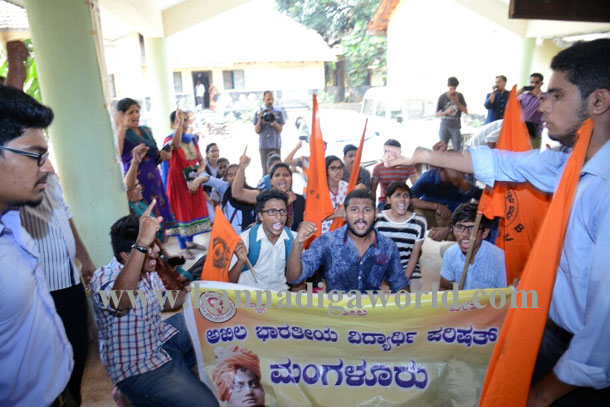 Abvp_protest_pic_3
