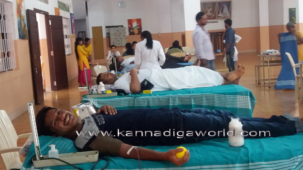 Blood_donetion_pic_4