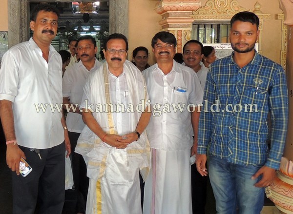 D.V. Sadananda GoudaP_Visit_Anegudde kollur (13)