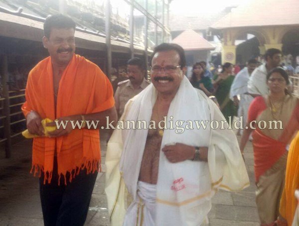 D.V. Sadananda GoudaP_Visit_Anegudde kollur (4)