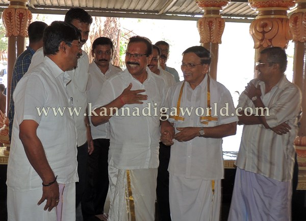 D.V. Sadananda GoudaP_Visit_Anegudde kollur (5)