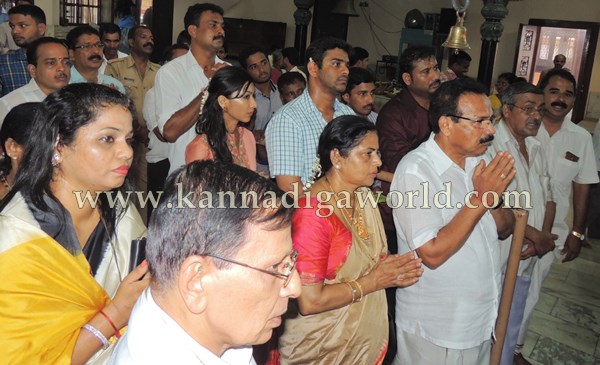 D.V. Sadananda GoudaP_Visit_Anegudde kollur (8)