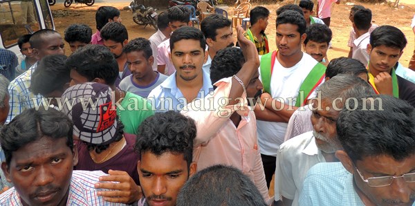 Devakunda_Fishmeal_Protest problem (13)