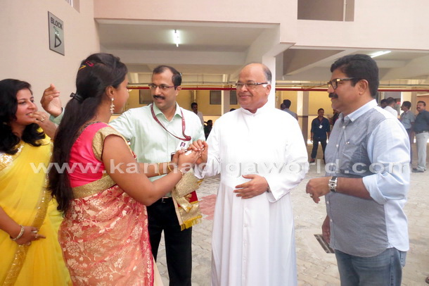 InLand_Evince_open_22