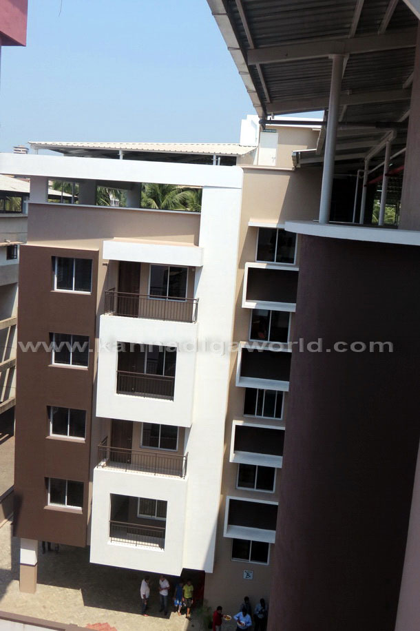 InLand_Evince_open_54