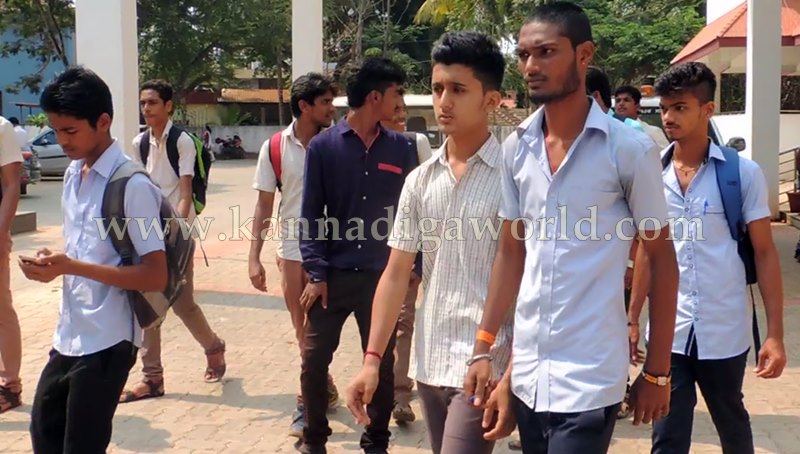 Kundapura_PUC Students_Protest (1)