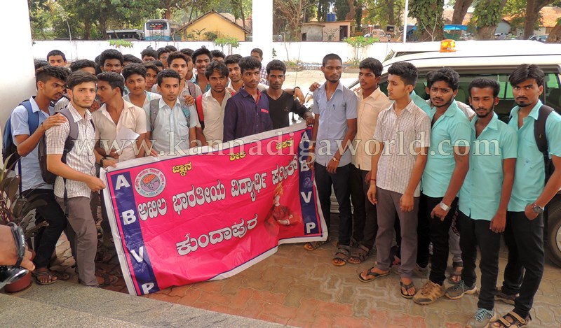 Kundapura_PUC Students_Protest (3)