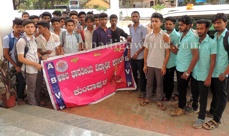 Kundapura_PUC Students_Protest (4)
