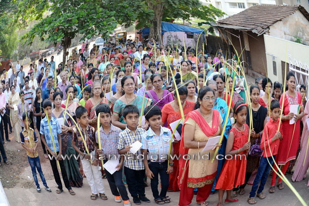 Pam_sunday_church_11