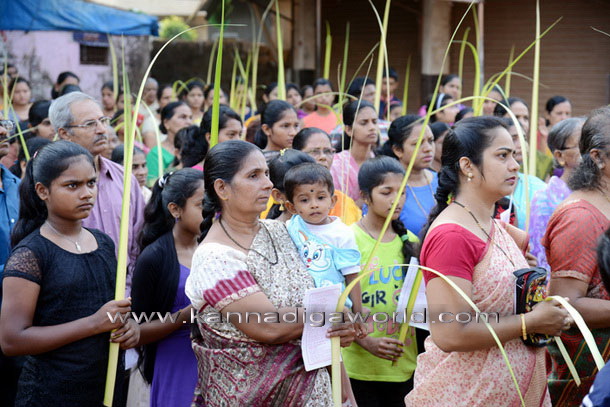 Pam_sunday_church_15