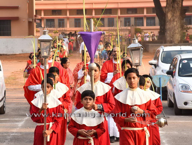 Pam_sunday_church_17