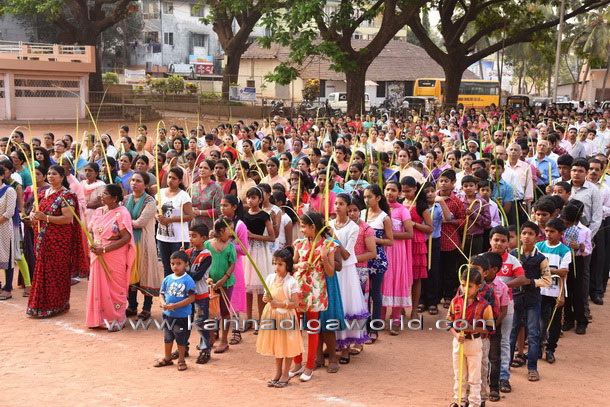 Pam_sunday_church_26