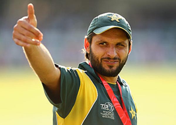LONDON, ENGLAND - JUNE 21:  Shahid Afridi of Pakistan gives a thumbs up followng his team's victory at the end of the ICC World Twenty20 Final between Pakistan and Sri Lanka at Lord's on June 21, 2009 in London, England.  (Photo by Richard Heathcote/Getty Images) *** Local Caption *** Shahid Afridi