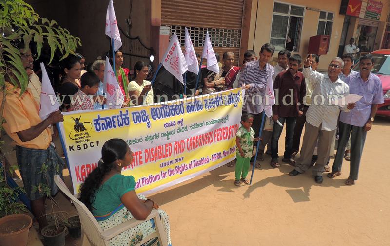 Kundapura_Handicaped_Protest (3)